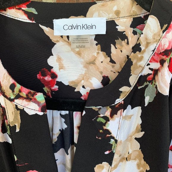 Calvin Klein, Dress Up or Casual, Flowy Fabric, Long Sleeve
EXCELLENT CONDITION - Picture 2 of 6